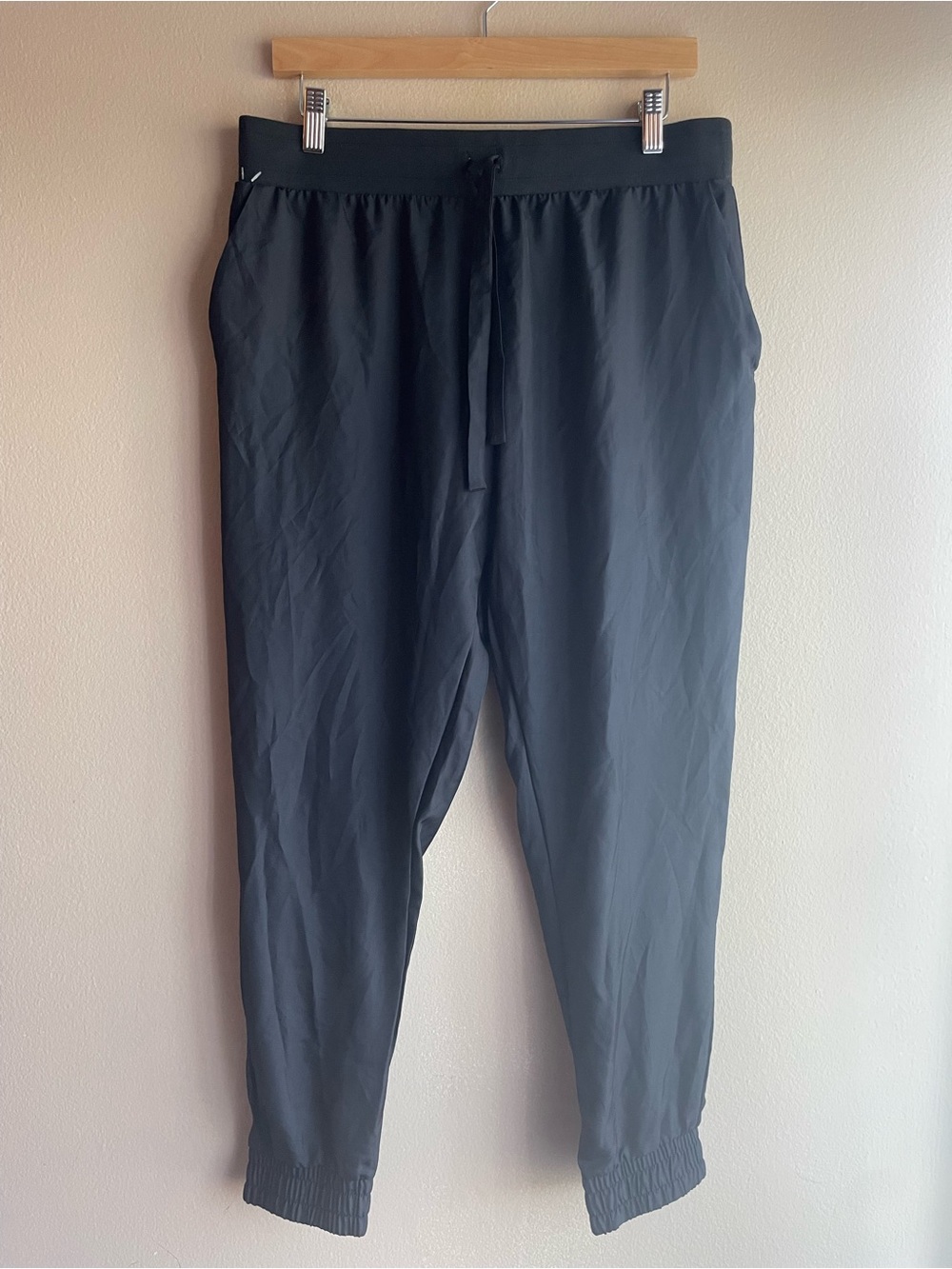 Victoria Sport Women’s Gray Athletic Shorts Satin Drawstring Medium
Gym Trainig